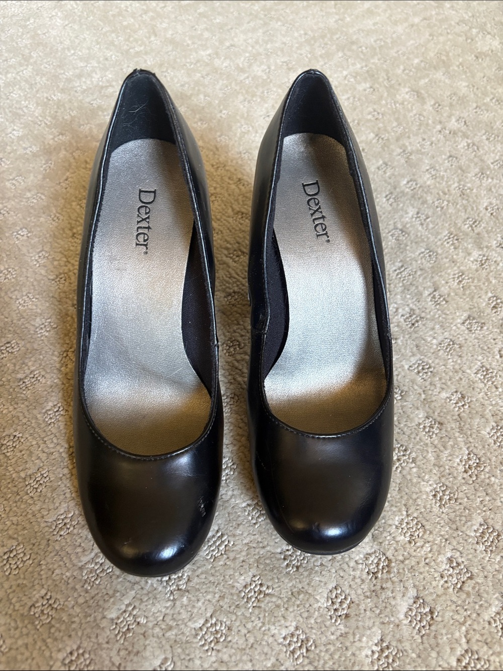 Dexter Black Round-Toe Heeled Pumps